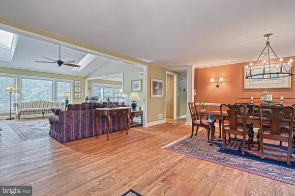 300 EMPIRE CIR, Mechanicsburg, PA 17055