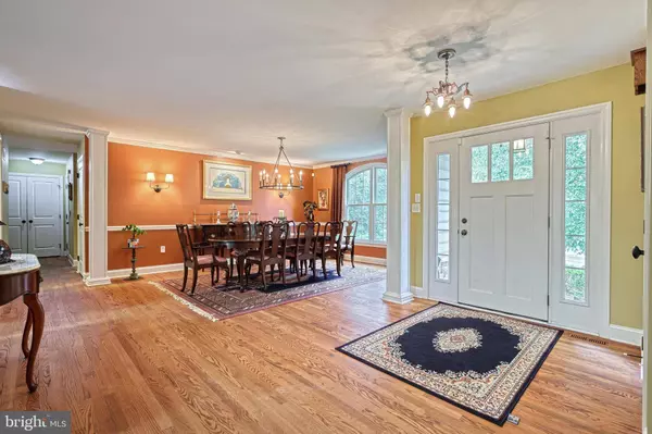 300 EMPIRE CIR, Mechanicsburg, PA 17055