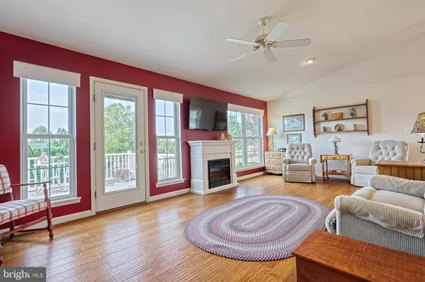 11 RIDGEWAY DRIVE, Mechanicsburg, PA 17050