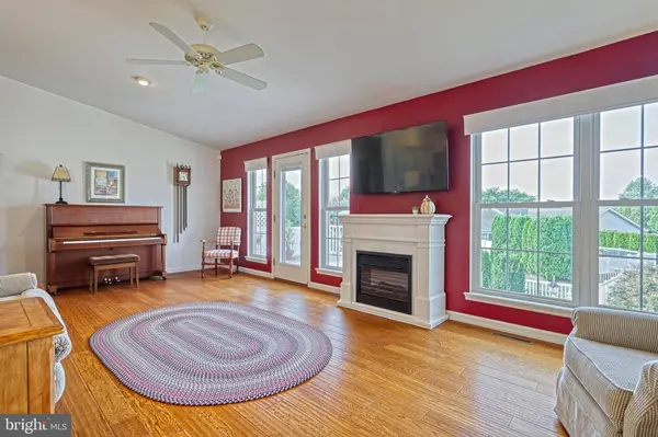 11 RIDGEWAY DRIVE, Mechanicsburg, PA 17050