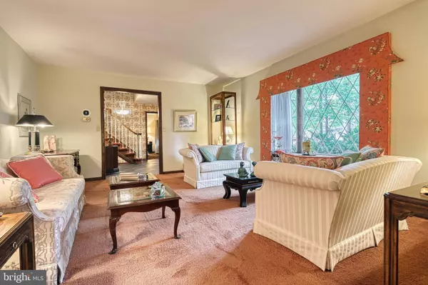 812 FLINTLOCK RIDGE ROAD, Mechanicsburg, PA 17055