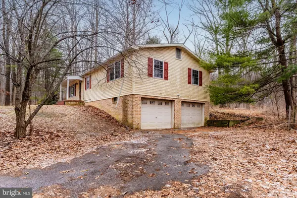 36 WHITE OAK DR, Carlisle, PA 17015