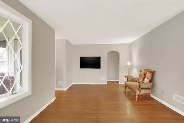 117 E MAPLEWOOD AVENUE, Mechanicsburg, PA 17055