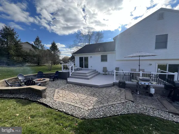 331 BRADDOCK DR, Etters, PA 17319