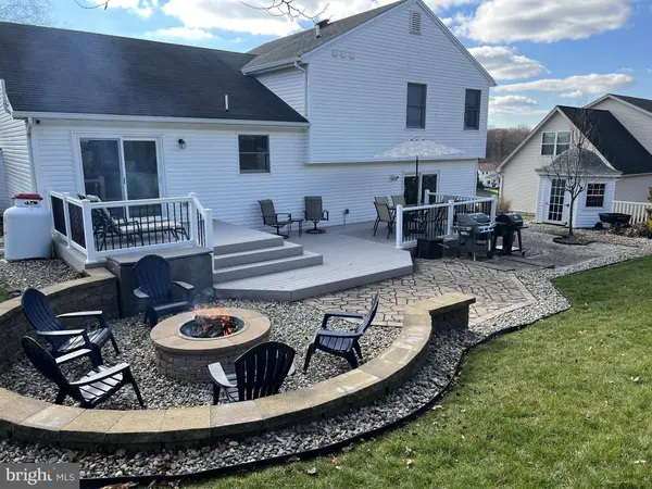 331 BRADDOCK DR, Etters, PA 17319