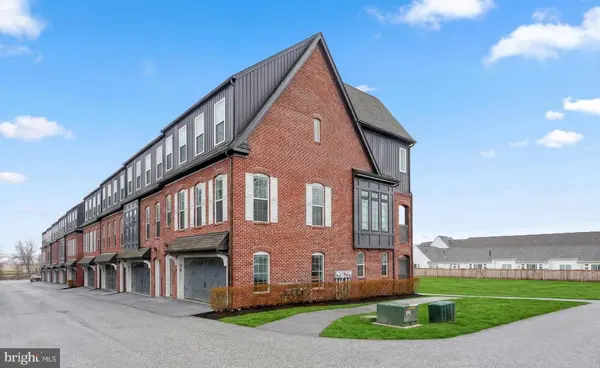 1340 STATION HOUSE LN, Mechanicsburg, PA 17055