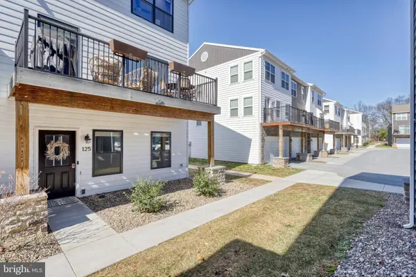 125 HIGH POINTE DR #12, Hummelstown, PA 17036