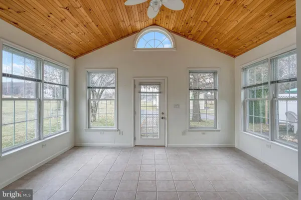 596 BEINHOWER RD, Etters, PA 17319