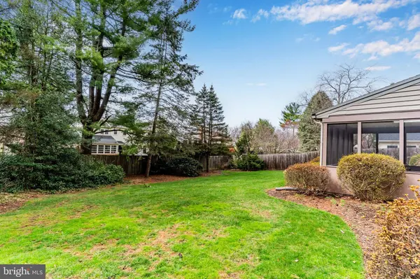 6334 PENNSBORO DR, Mechanicsburg, PA 17050