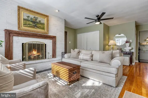 611 GARDEN DR, Harrisburg, PA 17111