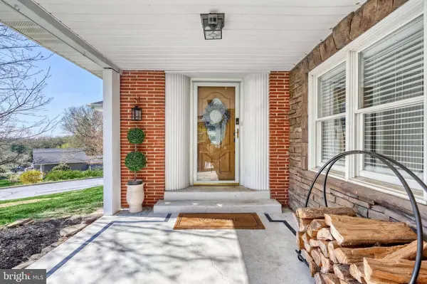 611 GARDEN DR, Harrisburg, PA 17111