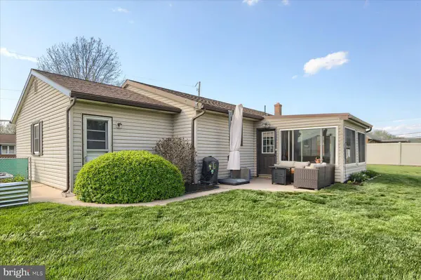 1636 GREENWOOD DR, Lebanon, PA 17046