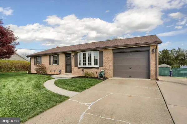 1636 GREENWOOD DR, Lebanon, PA 17046