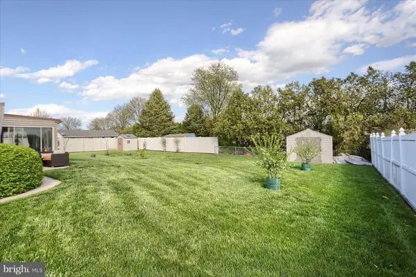 1636 GREENWOOD DR, Lebanon, PA 17046