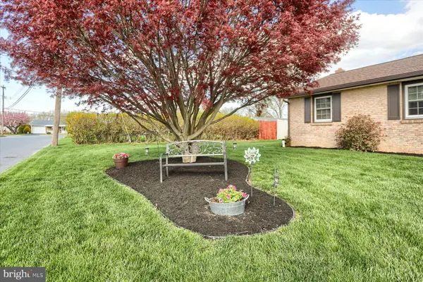 1636 GREENWOOD DR, Lebanon, PA 17046