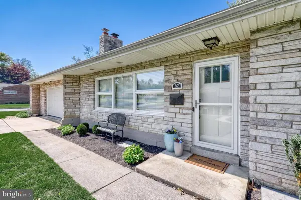 52 CENTER DR, Camp Hill, PA 17011