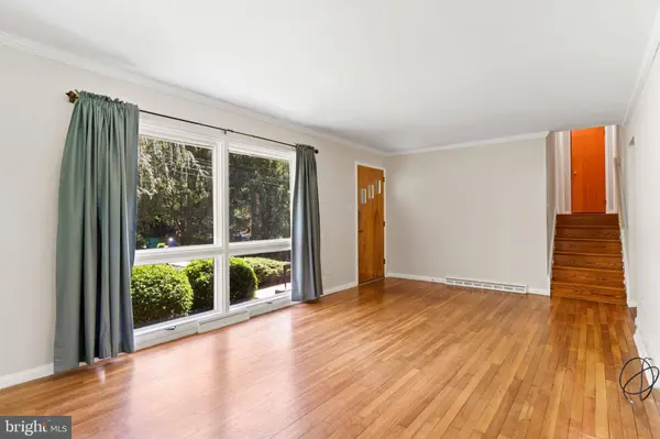 2220 BLUE MOUNTAIN PKWY, Harrisburg, PA 17112
