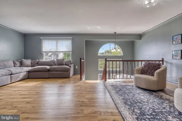 6239 SPRING KNOLL DR, Harrisburg, PA 17111