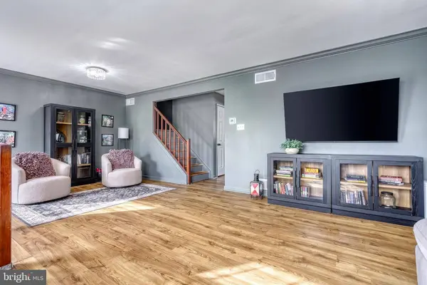 6239 SPRING KNOLL DR, Harrisburg, PA 17111