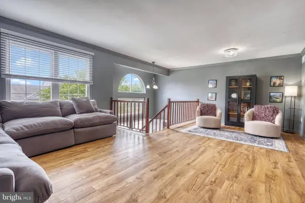 6239 SPRING KNOLL DR, Harrisburg, PA 17111