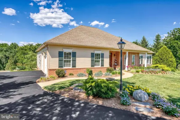 105 BELLOWS CT, Lewisberry, PA 17339