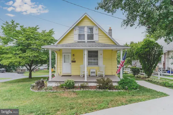 23 E SHADY LN
