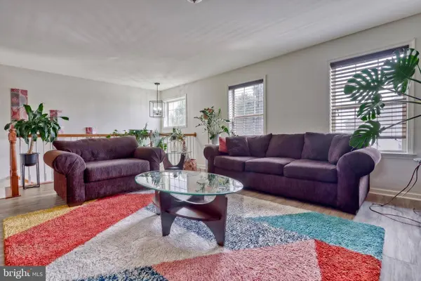 1814 VISTA DR, Mechanicsburg, PA 17055
