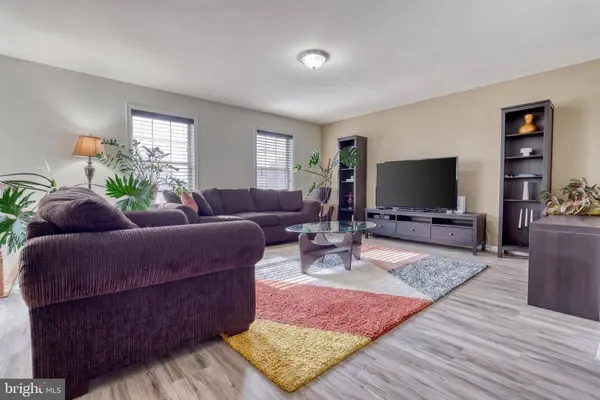 1814 VISTA DR, Mechanicsburg, PA 17055