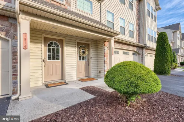 1814 VISTA DR, Mechanicsburg, PA 17055