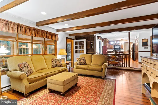 19 FARM HOUSE LN, Camp Hill, PA 17011