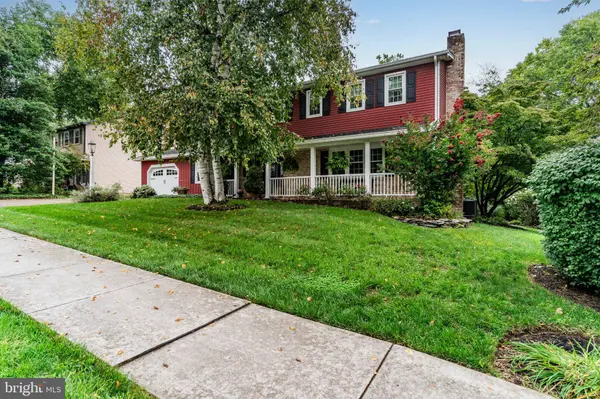 19 FARM HOUSE LN