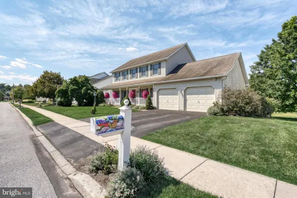 2220 CANTERBURY DR, Mechanicsburg, PA 17055