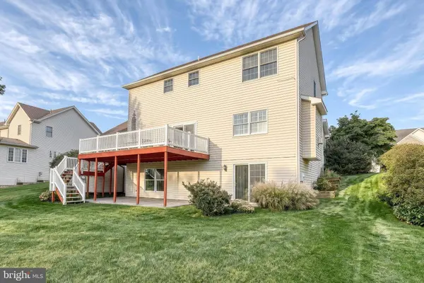 2220 CANTERBURY DR, Mechanicsburg, PA 17055