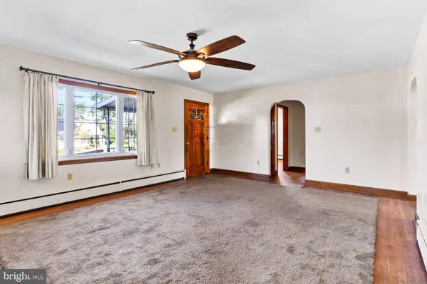 315 W GREEN ST, Mechanicsburg, PA 17055