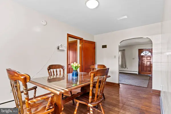 315 W GREEN ST, Mechanicsburg, PA 17055