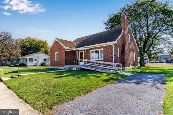 315 W GREEN ST, Mechanicsburg, PA 17055