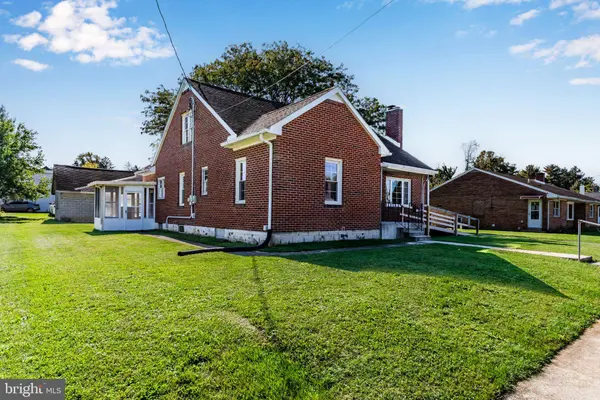 315 W GREEN ST, Mechanicsburg, PA 17055