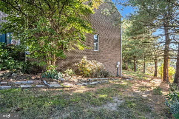 1062 TUNBERRY CT, Mechanicsburg, PA 17050