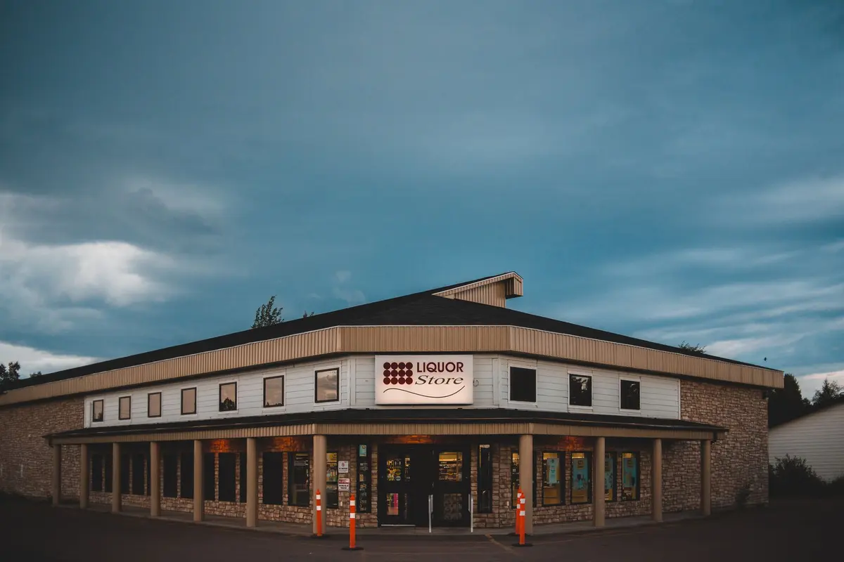 liquor-store-exterior