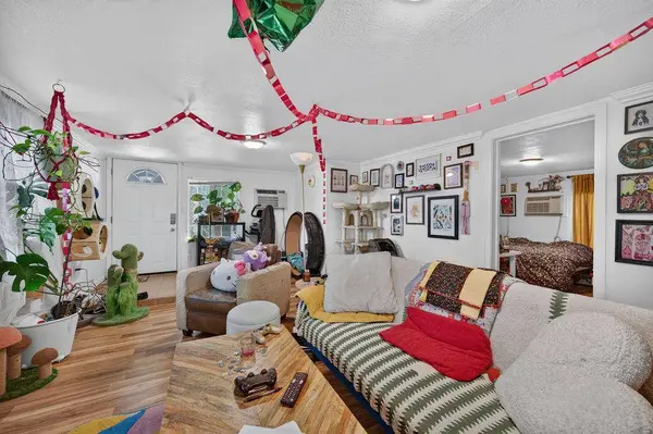 2006 C ST, Sacramento, CA 95811