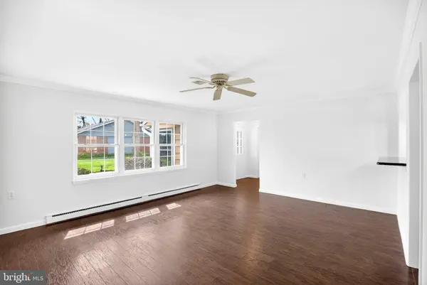 692 PLYMOUTH DR, Lakewood, NJ 08701