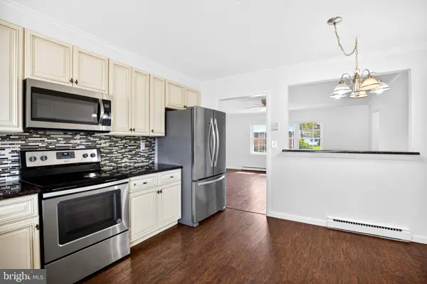 692 PLYMOUTH DR, Lakewood, NJ 08701