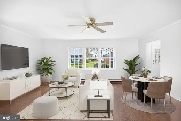 692 PLYMOUTH DR, Lakewood, NJ 08701