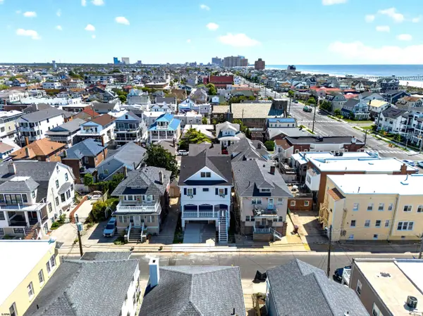 21 S Richards Ave, Ventnor, NJ 08406
