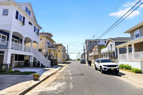 21 S Richards Ave, Ventnor, NJ 08406