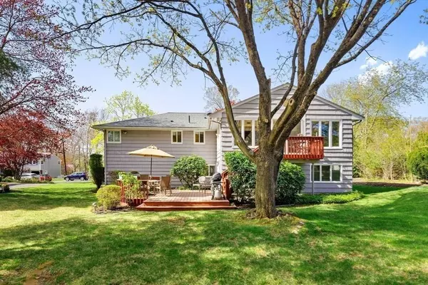 4 Goffe Rd, Lexington, MA 02421