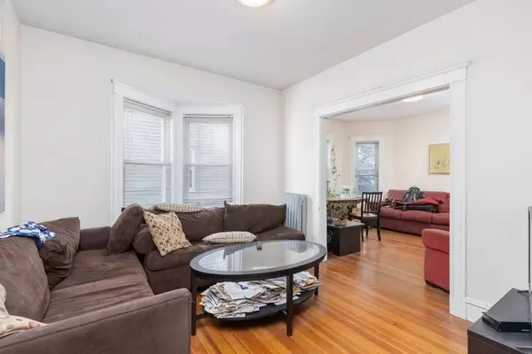 34 Belknap St, Somerville, MA 02144