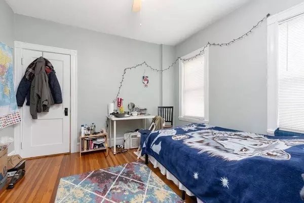 34 Belknap St, Somerville, MA 02144