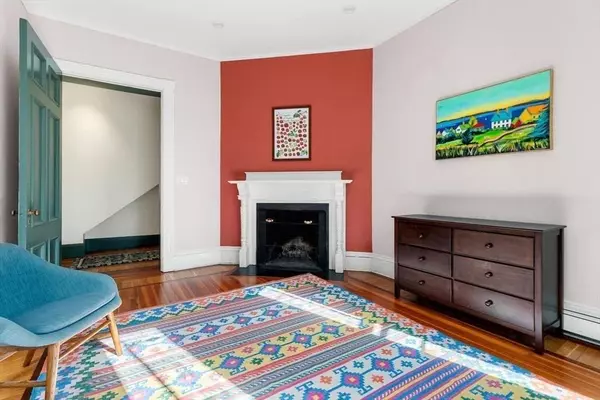 72 Cypress St #1, Brookline, MA 02445