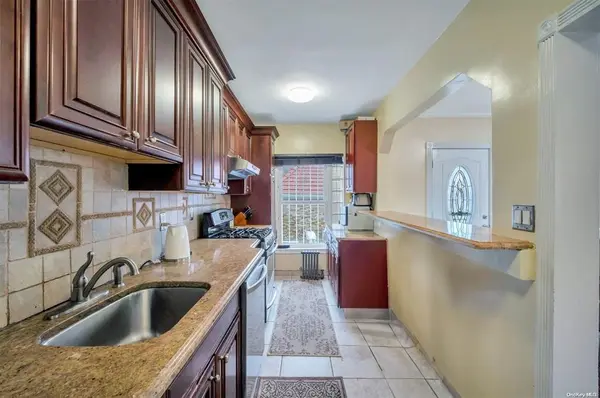 21-89 47th St, Astoria, NY 11105
